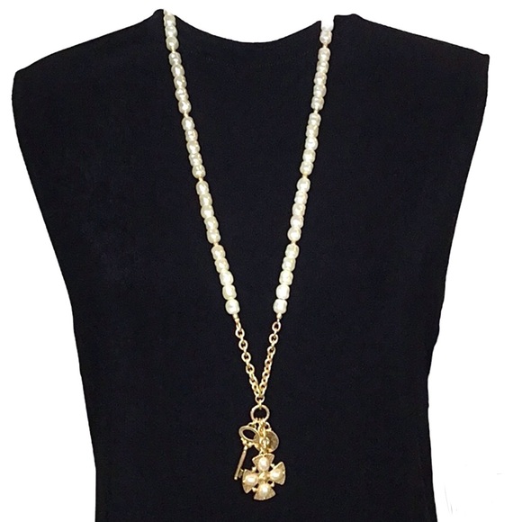 CHICO’S Faux Pearl Necklace - Picture 2 of 5